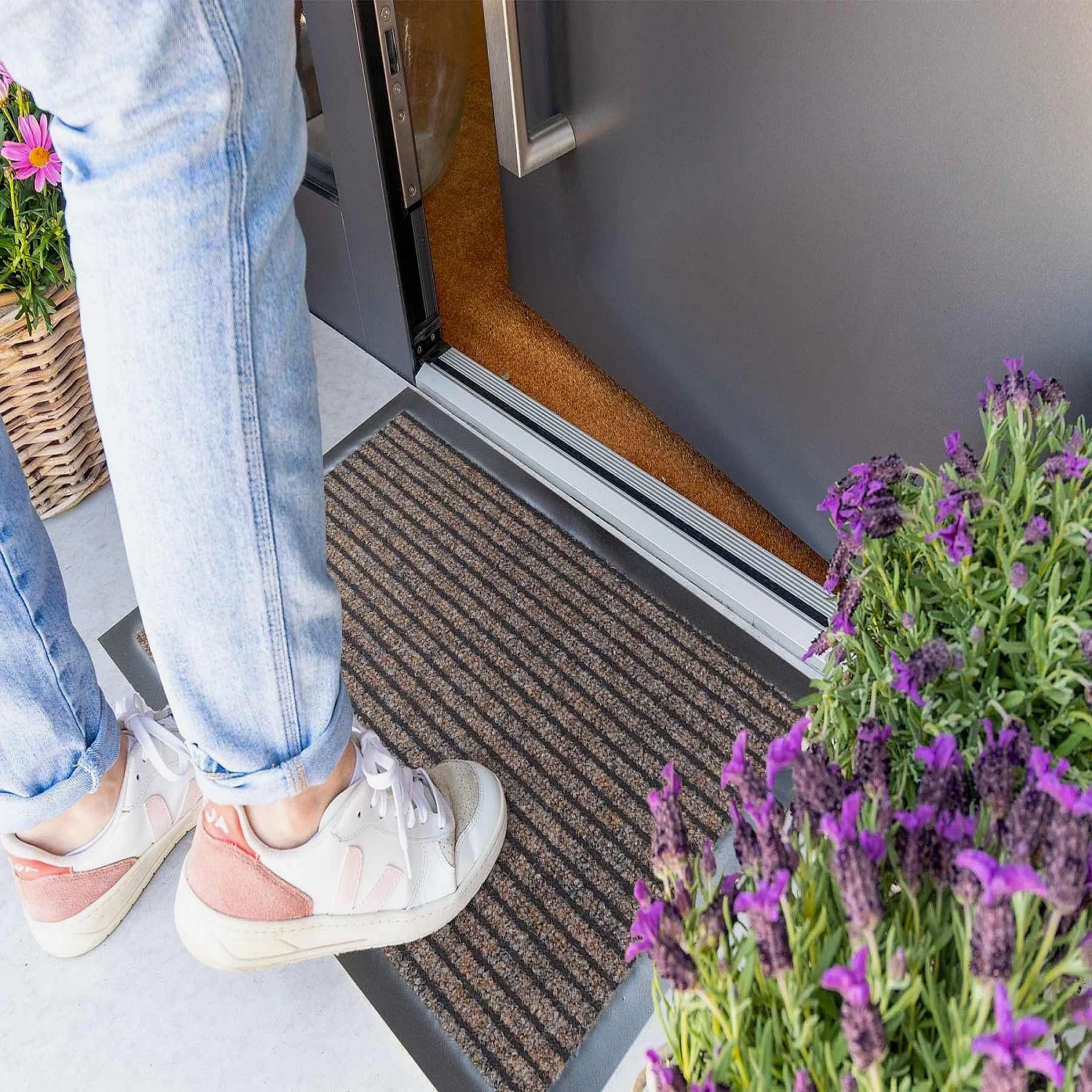 Matte Kir ve Nem Emme Özelliğine Sahip Kapı Önü Paspası